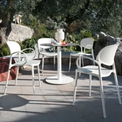 Abby Connubia® Fauteuil de jardin empilable en polypropylène recyclé