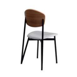 Artémis Carrier® Chaise design française assise en synthétique, dossier bois et pieds en métal
