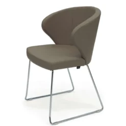 Doris P Fauteuil en synthétique et pieds en métal personnalisables