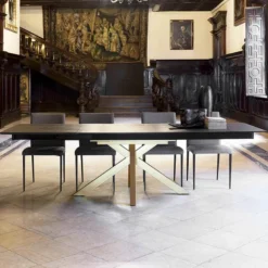 Moon Table design extensible en Dekton avec pied central