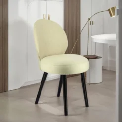 Severus Chaise cosy en tissu et pieds bois