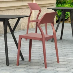 Snow Chaise d'extérieur empilable design en polypropylène