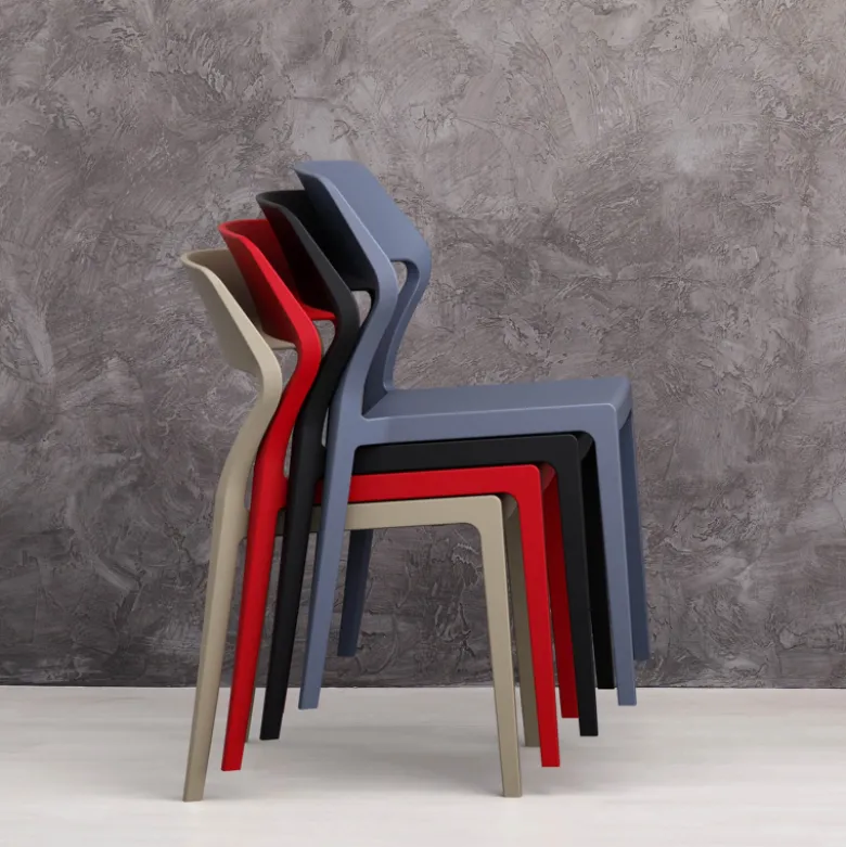 Snow Chaise empilable design en polypropylène