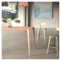 Valence Carrier® Tabouret snack industriel français en métal avec dossier
