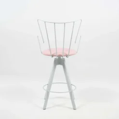 Well Carrier® Tabouret snack design pivotant en synthétique et métal